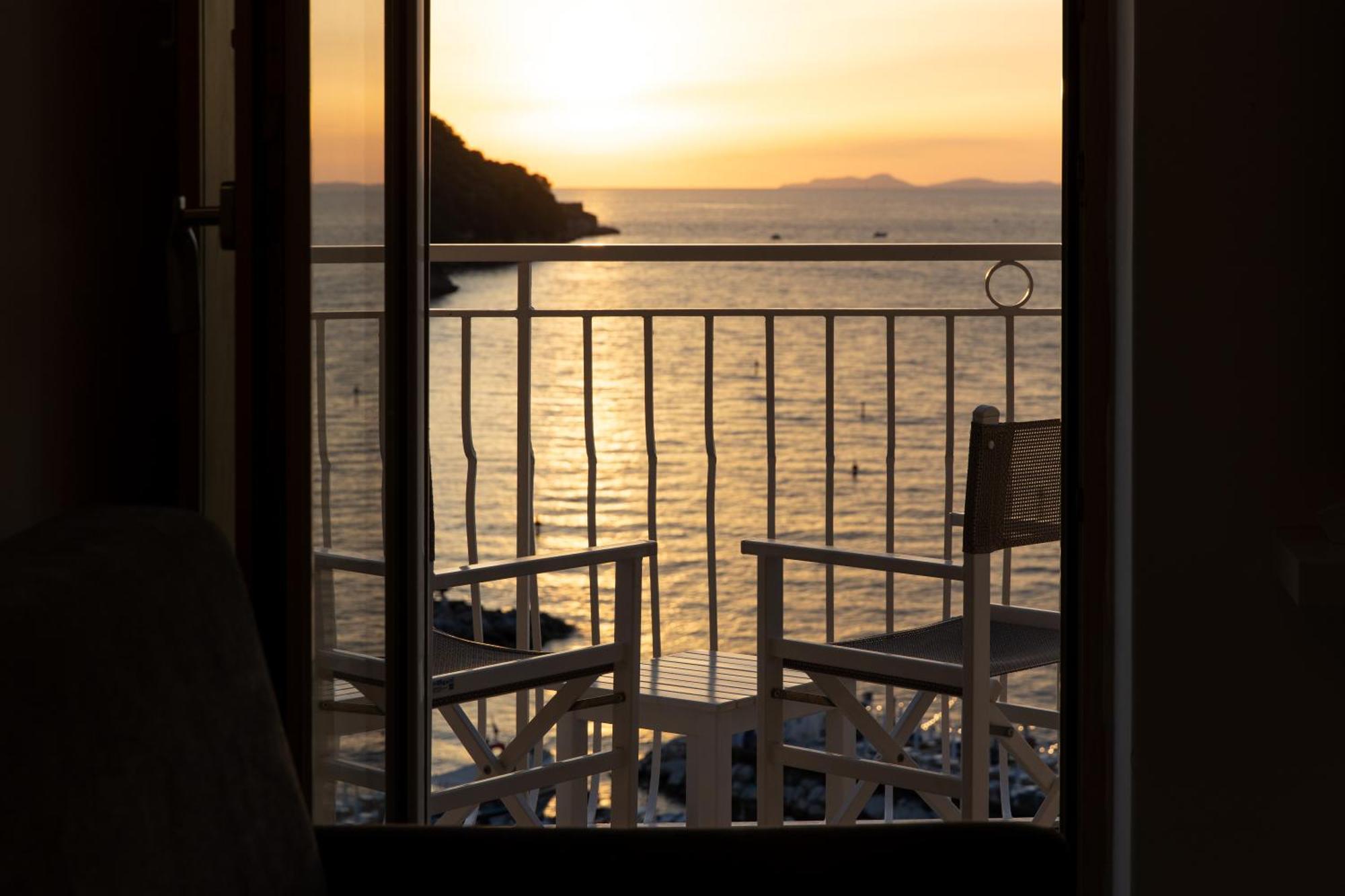 Coltur Suites Sorrento Eksteriør bilde